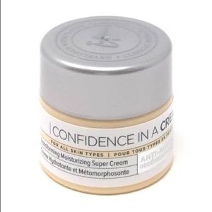 5 items x $25 - it Cosmetics Confidence in a Cream NEW 7ml